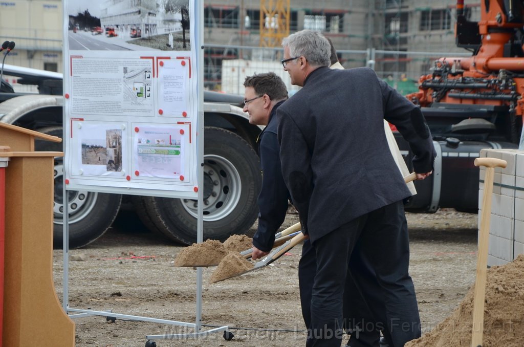 Erster Spatenstich Neues Feuerwehrzentrum Koeln Kalk Gummersbacherstr P116.JPG - Miklos Laubert